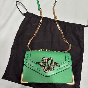 Embellished snake, green over the shoulder link strap